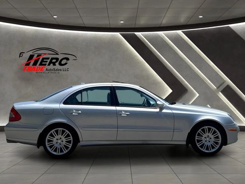 Used 2008 Mercedes-Benz E 350 Sedan image 3