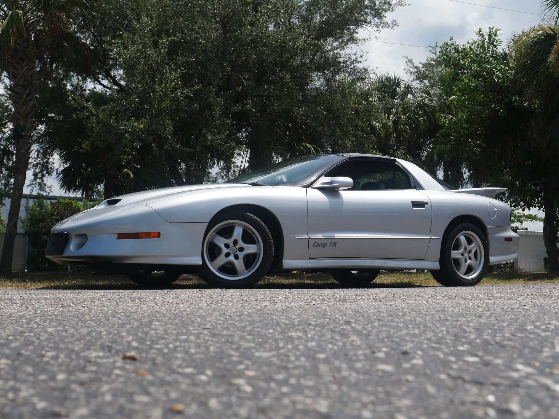 Used 1997 Pontiac Firebird Trans Am RWD image 10