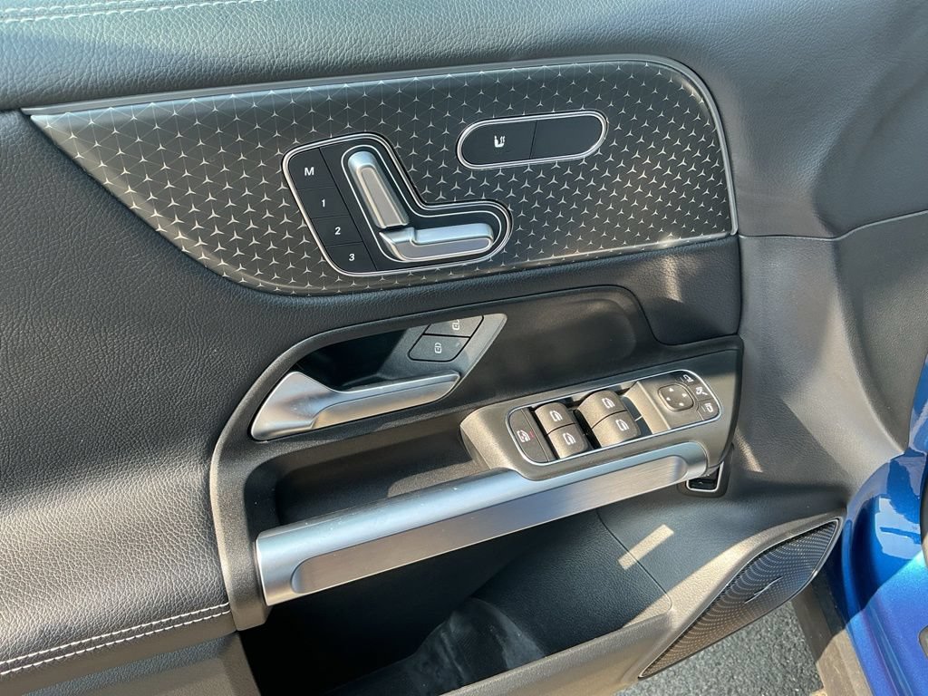 Certified 2024 Mercedes-Benz GLB 250 4MATIC image 18