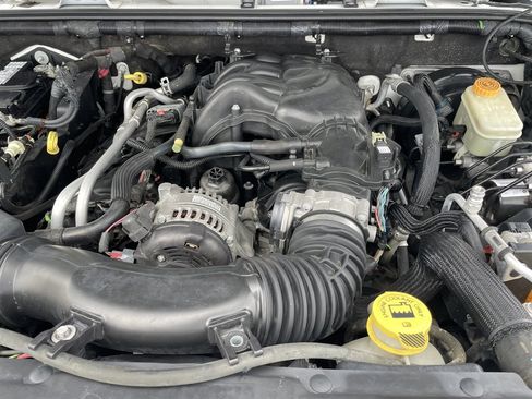 Used 2015 Jeep Wrangler Unlimited Sahara AWD/4WD image 7