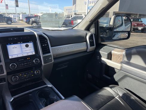 Used 2019 Ford F250 Lariat image 32