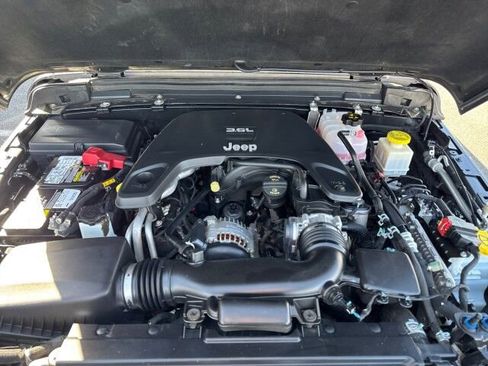 Used 2020 Jeep Gladiator Sport w/ Quick Order Package 24S image 19