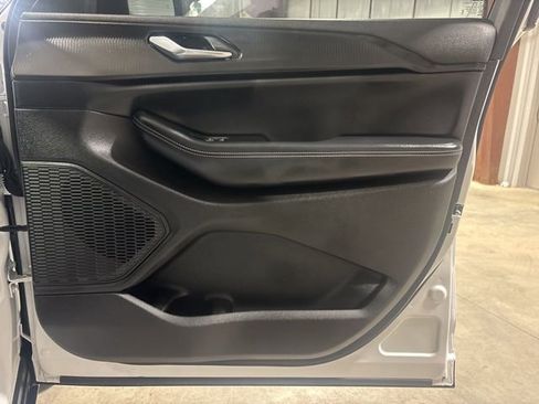 Used 2025 Jeep Grand Cherokee Laredo X w/ Luxury Tech Group I image 7