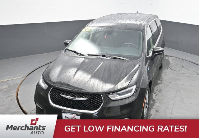 Used 2023 Chrysler Pacifica Touring-L FWD image 23