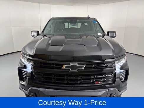 Used 2024 Chevrolet Silverado 1500 LT Trail Boss w/ Convenience Package II AWD/4WD image 4