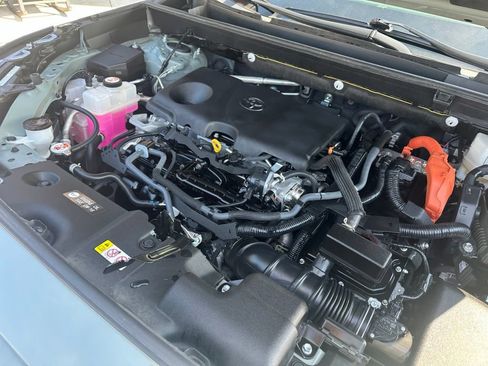 Used 2022 Toyota RAV4 XLE Premium AWD/4WD image 43