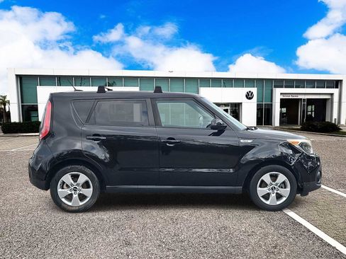 Used 2018 Kia Soul Base image 9