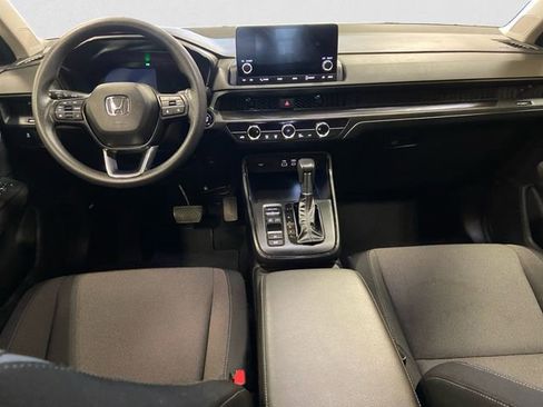 Used 2025 Honda CR-V EX image 11