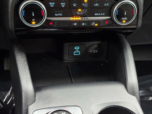 Certified 2022 Ford Escape SE w/ SE Sport Appearance Package AWD/4WD image 16