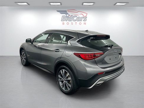 Used 2017 INFINITI QX30 Premium w/ Navigation Package image 6