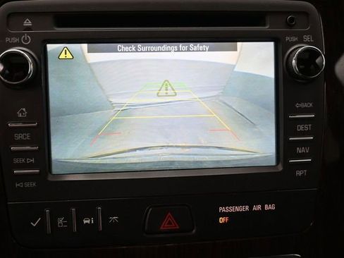 Used 2017 Chevrolet Traverse LT image 18