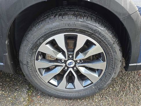 Used 2023 Subaru Outback Touring w/ Popular Package #2 image 9