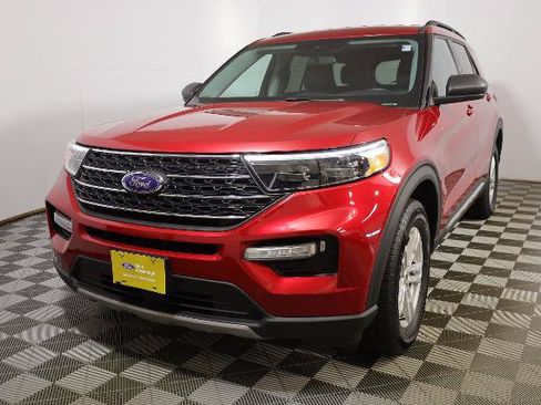 Certified 2024 Ford Explorer XLT w/ Equipment Group 202A AWD/4WD image 3