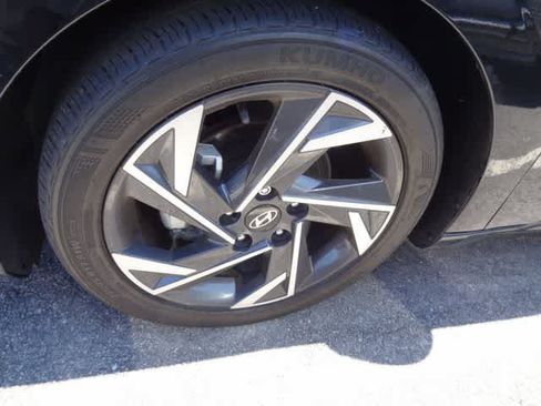 Used 2024 Hyundai Elantra SEL w/ Convenience Package FWD image 18