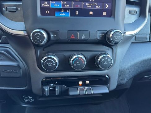 Used 2024 RAM 3500 Big Horn image 24