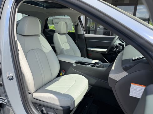 New 2026 Hyundai Sonata Limited FWD image 16