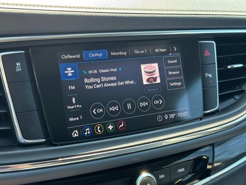 Used 2021 Buick Enclave Essence FWD image 38