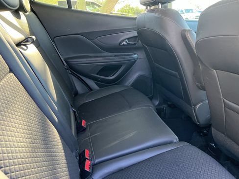Used 2022 Buick Encore Preferred w/ Safety Package FWD image 7
