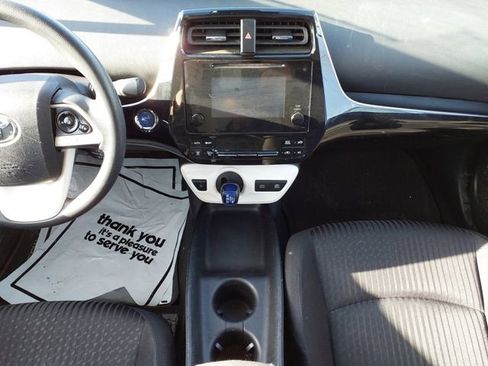 Used 2017 Toyota Prius Two image 11