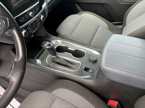 Used 2019 Chevrolet Traverse LT FWD image 17