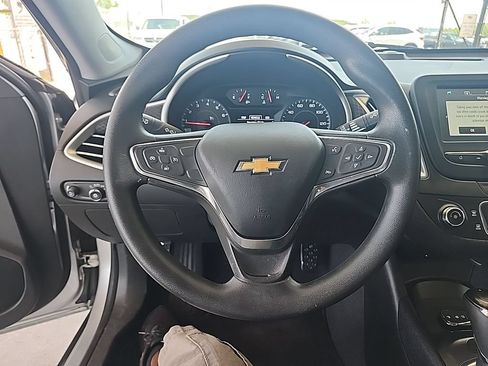 Used 2017 Chevrolet Malibu LS FWD image 9