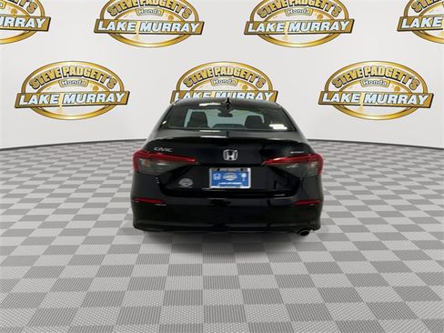 Used 2023 Honda Civic Sport image 2