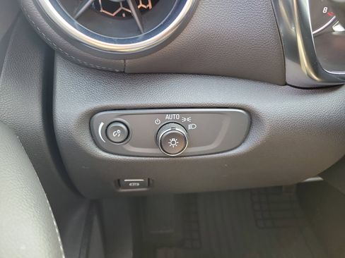 Used 2021 Chevrolet Blazer LT image 24