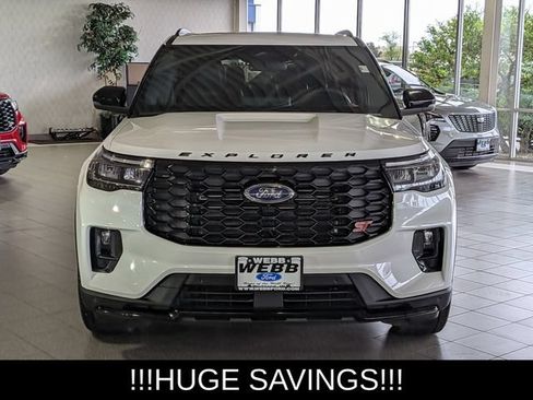 Used 2025 Ford Explorer ST AWD/4WD image 3
