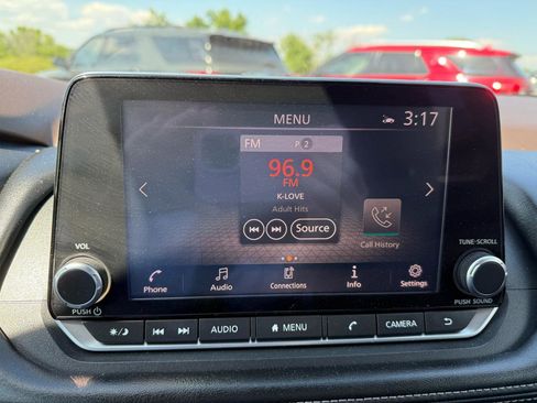 Used 2022 Nissan Rogue SV FWD image 29