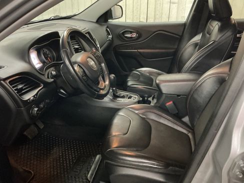 Used 2021 Jeep Cherokee Trailhawk w/ Sun & Sound Group image 13