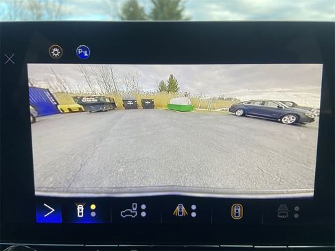 Certified 2024 Chevrolet Colorado ZR2 w/ Technology Package image 15