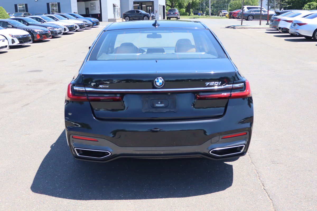 Used 2021 BMW 750i xDrive w/ Executive Package AWD/4WD image 7