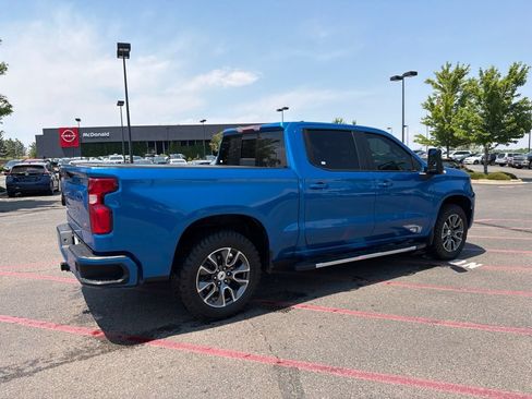 Used 2022 Chevrolet Silverado 1500 RST w/ Convenience Package II AWD/4WD image 5
