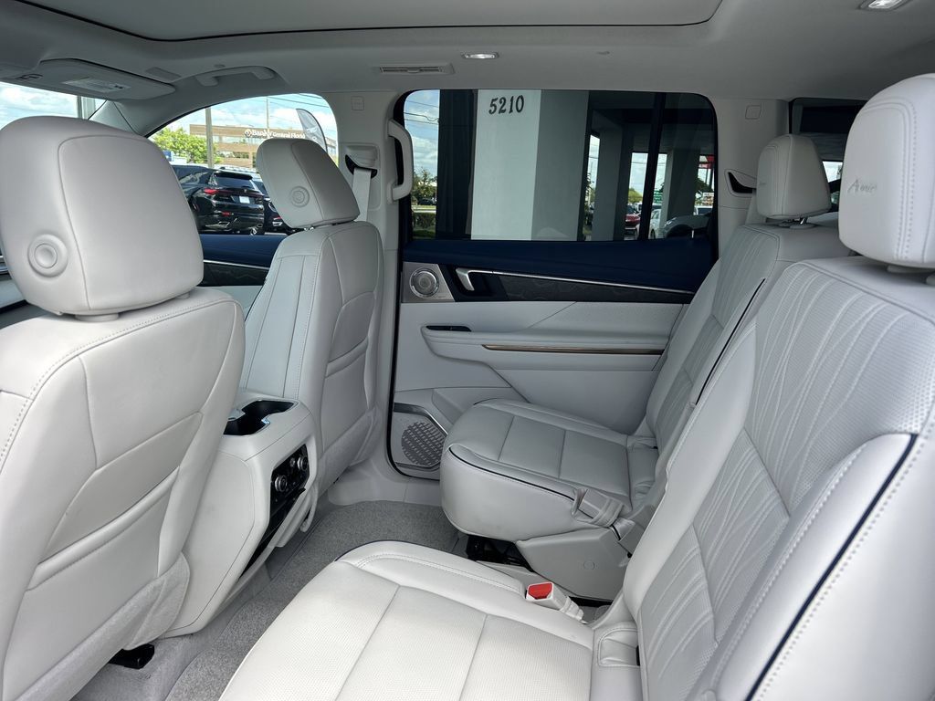 Certified 2026 Buick Enclave Avenir w/ Super Cruise Package FWD image 18