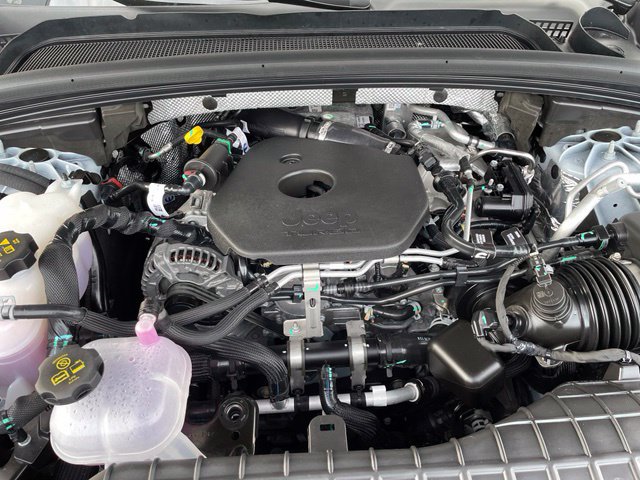 Used 2026 Jeep Grand Cherokee Limited AWD/4WD image 35