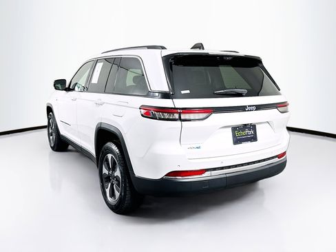 Used 2022 Jeep Grand Cherokee Limited 4xe w/ Luxury Tech Group II AWD/4WD image 5