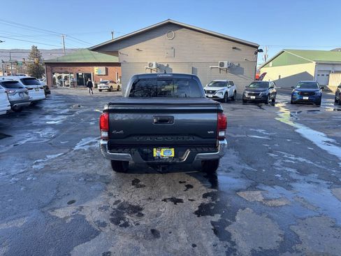 Used 2022 Toyota Tacoma SR5 image 9