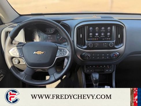 Used 2022 Chevrolet Colorado Z71 AWD/4WD image 9