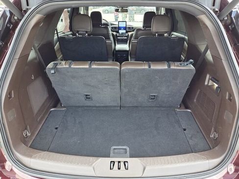 Used 2022 Ford Explorer King Ranch w/ Premium Technology Package image 12