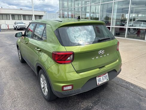 Used 2021 Hyundai Venue SE w/ Cargo Package FWD image 4