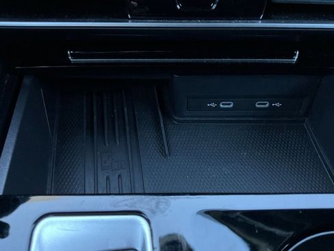 Used 2025 Volkswagen Atlas SE image 27