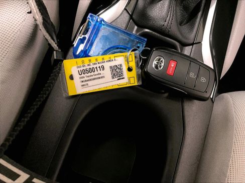 Used 2024 Toyota Corolla Cross LE image 31