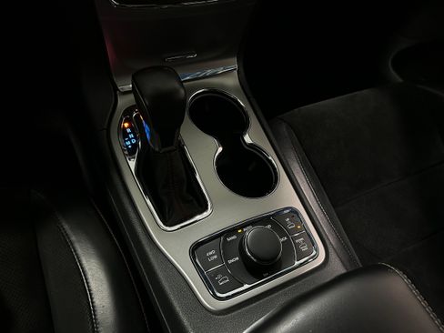Used 2017 Jeep Grand Cherokee Trailhawk AWD/4WD image 13