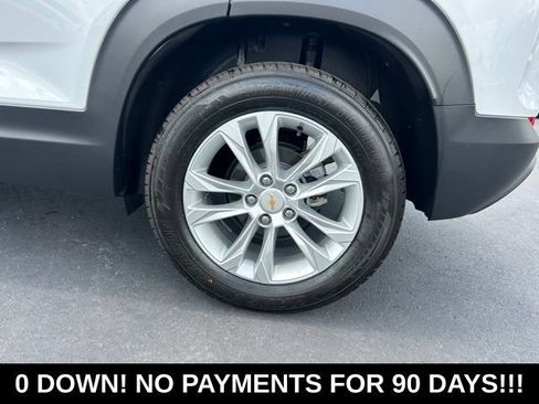 Used 2023 Chevrolet TrailBlazer LS w/ LPO, Blackout Package FWD image 10