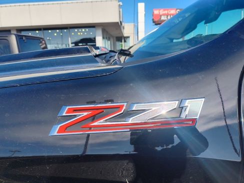 Used 2022 Chevrolet Silverado 1500 LT Trail Boss w/ Convenience Package II image 11