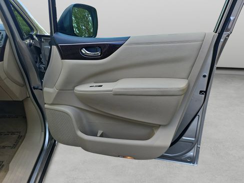 Used 2012 Nissan Quest S FWD image 33