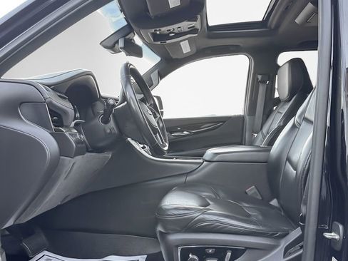 Used 2017 Cadillac Escalade ESV Platinum image 12