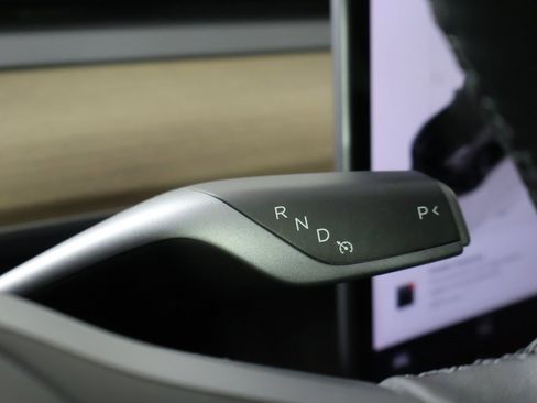 Used 2023 Tesla Model 3 Standard Range image 43