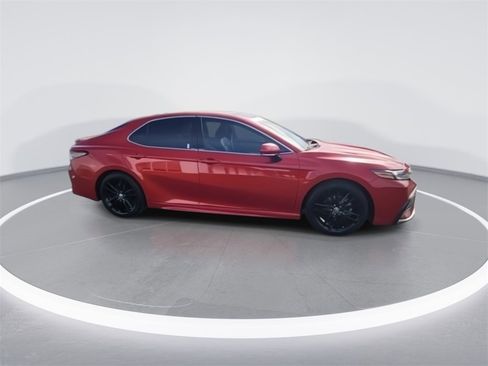 Used 2023 Toyota Camry XSE image 9