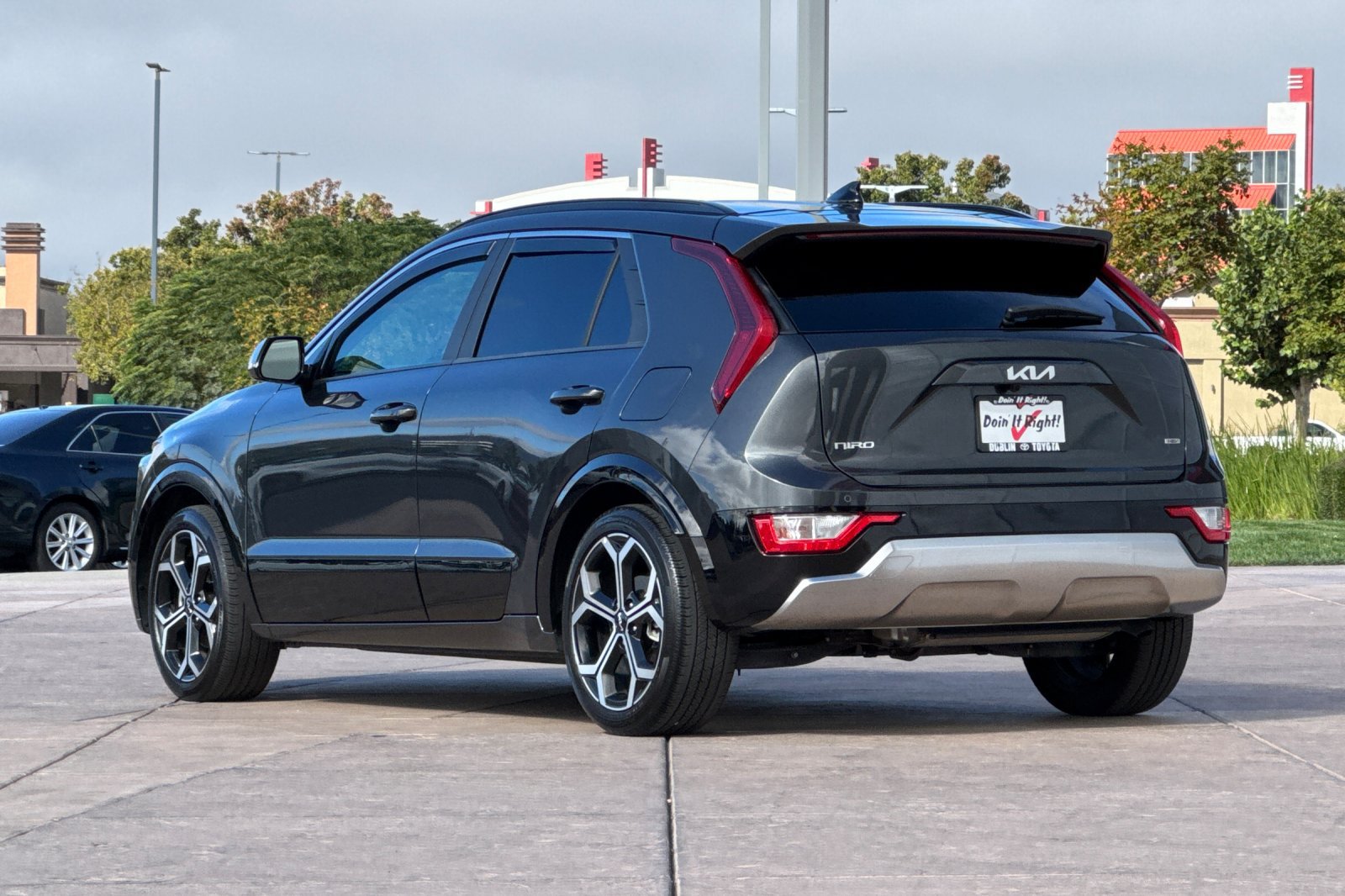 Used 2024 Kia Niro EX Touring FWD image 6